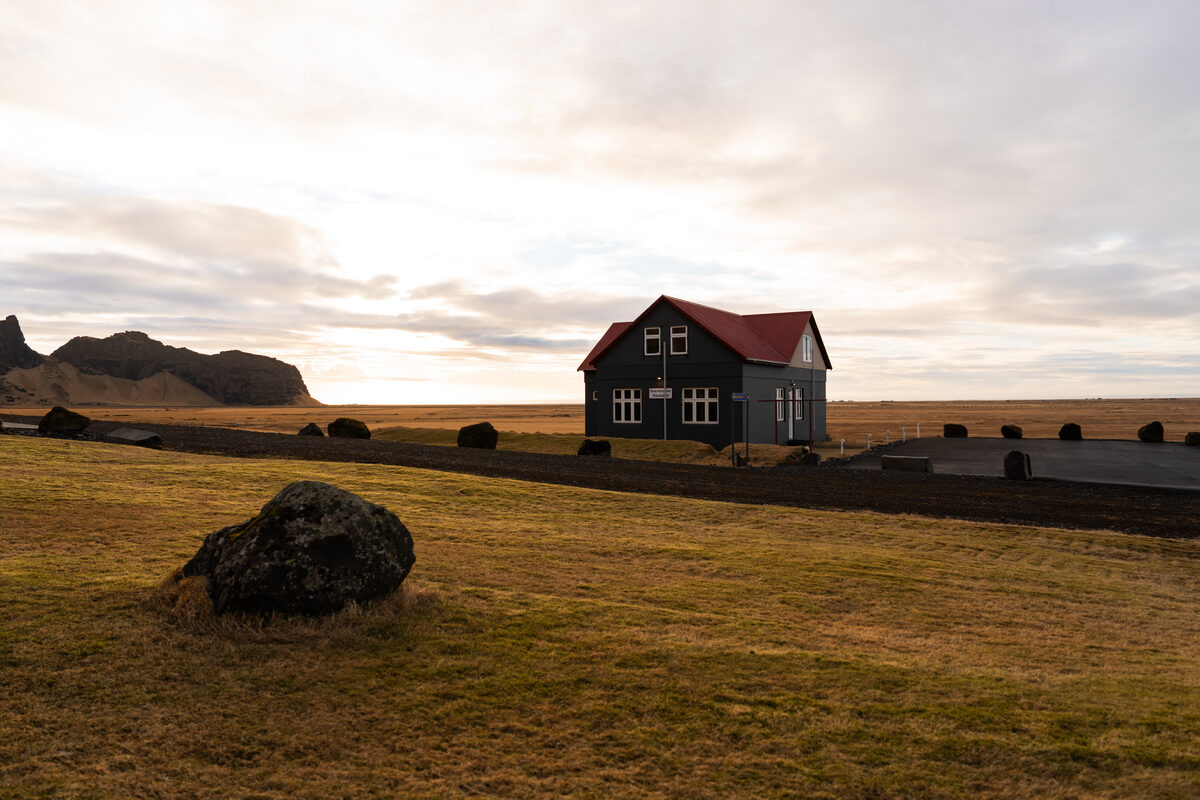 Guesthouse Rauðafell at dusk